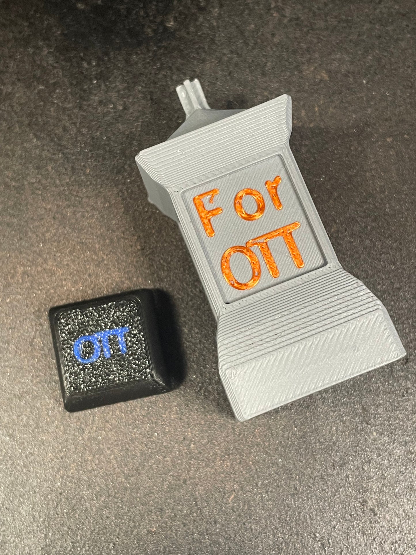 Customizable Keycap Plinth